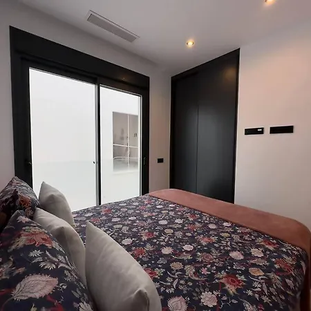 Amazing With Rooftop Pool Alicante