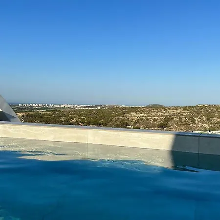 Amazing With Rooftop Pool